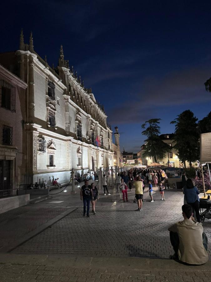 Sonar En La Plaza Cervantes 1 Алькала-де-Энарес Экстерьер фото
