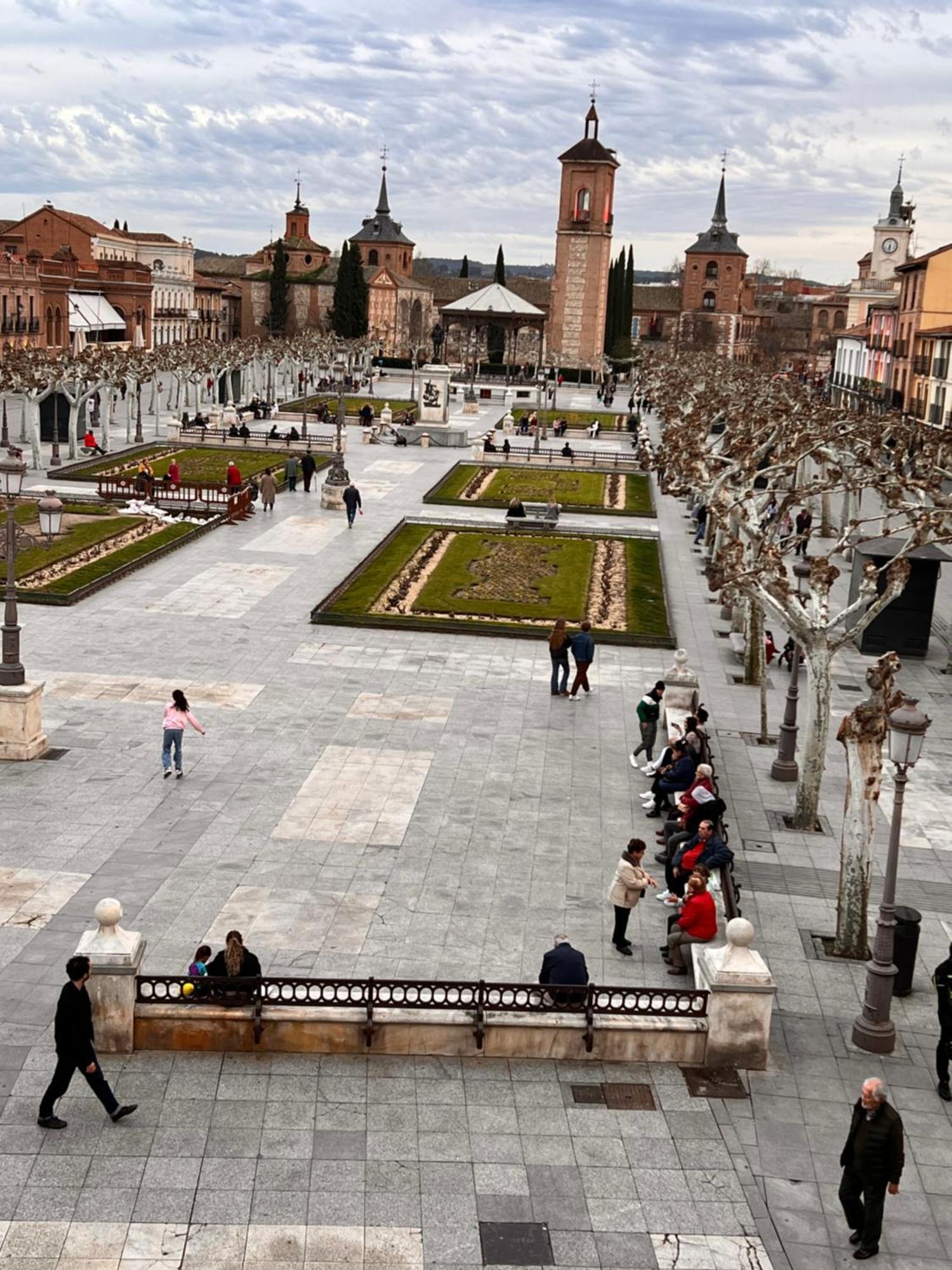 Sonar En La Plaza Cervantes 1 Алькала-де-Энарес Экстерьер фото